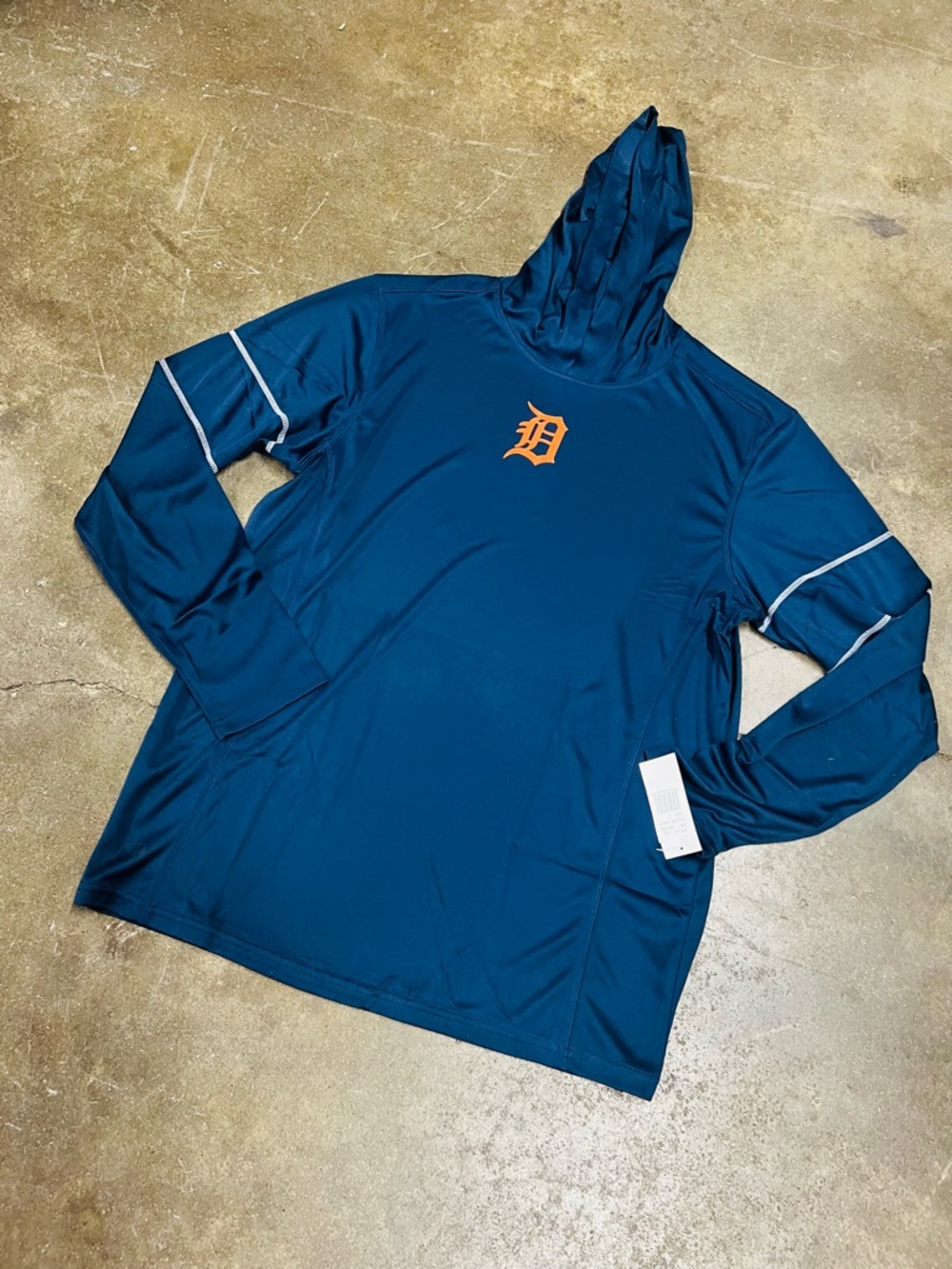 Detroit Tigers Navy Hooded Pullover with Orange D Logo - Picture 4 of 4